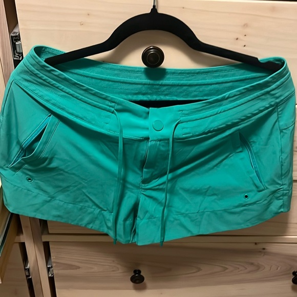 Athleta Mint Green board short, size 6 - Picture 1 of 5